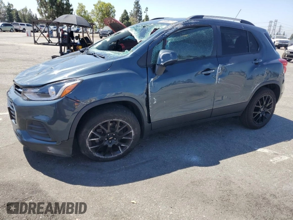 2022 Chevrolet Trax LT z VIN KL7CJLSMXNB512269, wystawiony jako Copart lot #58985375 z przebiegiem 20 906 mil mil oraz Szkoda całkowita • Salvage title. Historia ofert i sprzedaży dostępna na DreamBid. Obrazek 1.
