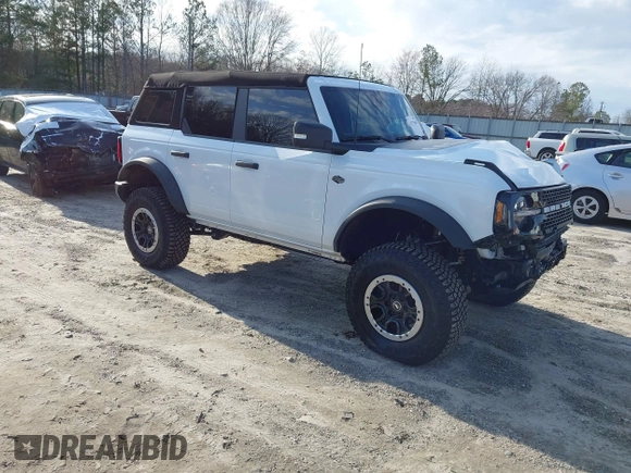 2022 Ford Bronco with VIN 1FMEE5DP7NLB41371, listed as a IAAI auction lot 41575668 with 5,168 mi miles. Bid and sale history available at carsss.com. Image 1.