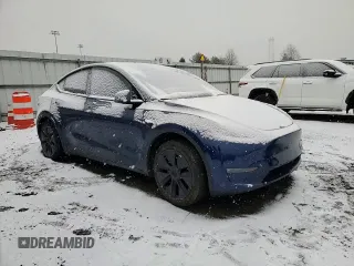 2024 Tesla Model Y Long Range with VIN 7SAYGAEE0RF184074, listed as a Copart auction lot 44333645 with 11,403 mi miles and Salvage Title. Bid and sale history available at DreamBid. Image 11.