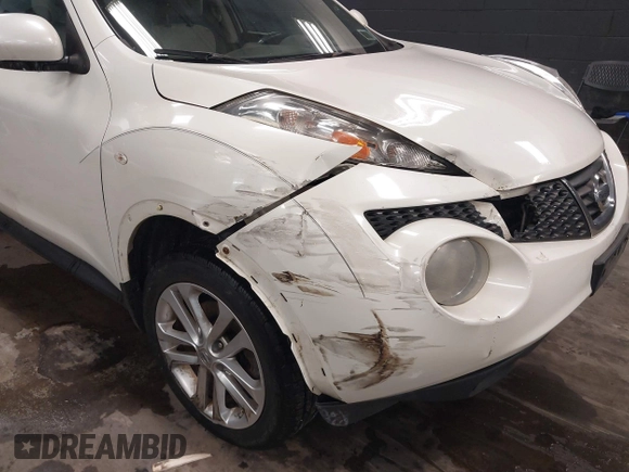 2014 Nissan Juke S with VIN JN8AF5MV2ET357647, listed as a IAAI auction lot 41414352 with 251,842 mi miles. Bid and sale history available at carsss.com. Image 6.