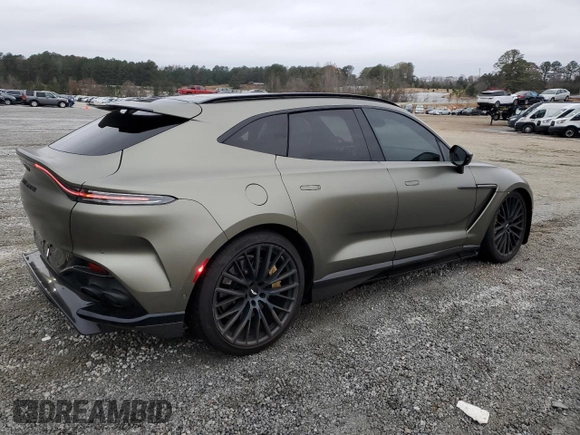 2023 Aston Martin DBX 707 z VIN SD7VUJBW5PTV06160, wystawiony jako Copart lot #76512973 z przebiegiem Nie podano mil oraz . Historia ofert i sprzedaży dostępna na DreamBid. Obrazek 3.