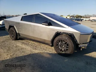 2024 Tesla Cybertruck Cyberbeast с VIN 7G2CEHEE4RA011979, выставлен на аукционе Copart как лот 48766285 с пробегом 3 805 миль миль и Списание • Salvage title. История ставок и продаж доступна на DreamBid. Изображение 4.