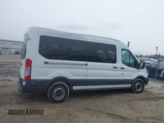 2016 Ford Transit Passenger XL z VIN 1FBZX2CM5GKA82811, wystawiony jako IAAI lot #41733437 z przebiegiem 31 959 mil mil oraz . Historia ofert i sprzedaży dostępna na DreamBid. Obrazek 13.