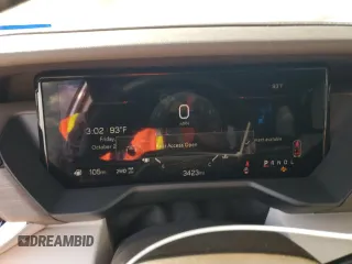 2024 GMC Acadia AWD Denali z VIN 1GKENRKS5RJ181571, wystawiony jako Copart lot #78002434 z przebiegiem 3423 mil mil oraz Szkody całkowita. Historia ofert i sprzedaży dostępna na DreamBid. Obrazek 9.