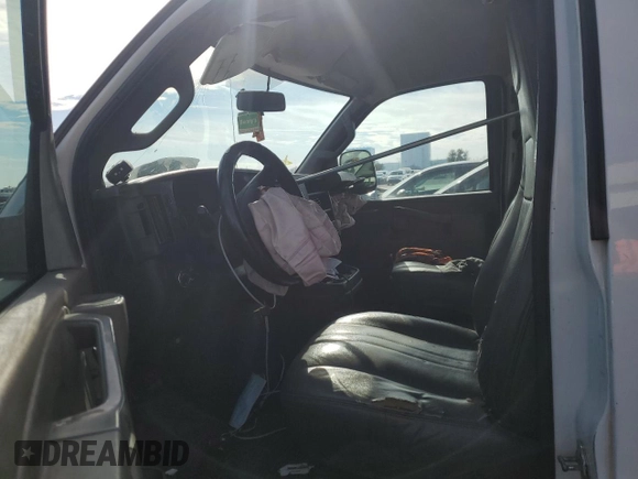 2019 Chevrolet Express Cargo Van with VIN 1GCWGBFP3K1224883, listed as a Copart auction lot 87595485 with 0 mi miles and Salvage Title. Bid and sale history available at carsss.com. Image 7.