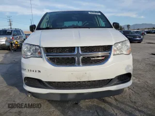 2018 Dodge Grand Caravan SE with VIN 2C7WDGBG9JR243222, listed as a Copart auction lot 49268675 with 240,456 mi miles and Clean Title. Bid and sale history available at DreamBid. Image 5.