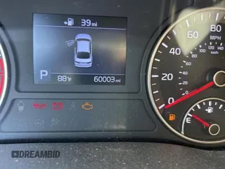 2019 Kia Optima LX z VIN 5XXGT4L37KG278947, wystawiony jako Copart lot #62181475 z przebiegiem 60 003 mil mil oraz Szkoda całkowita • Salvage title. Historia ofert i sprzedaży dostępna na DreamBid. Obrazek 8.