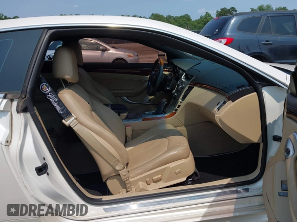 2012 Cadillac CTS Premium z VIN 1G6DP1E3XC0108543, wystawiony jako IAAI lot #42413547 z przebiegiem 80 570 mil mil oraz . Historia ofert i sprzedaży dostępna na DreamBid. Obrazek 5.