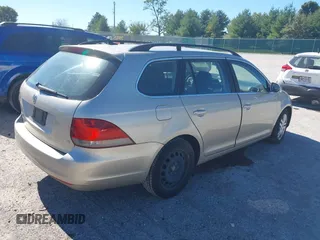 2013 Volkswagen Jetta TDI w/Sunroof & Nav z VIN 3VWPL7AJ0DM607263, wystawiony jako IAAI lot #40528888 z przebiegiem 117 814 mil mil oraz . Historia ofert i sprzedaży dostępna na DreamBid. Obrazek 4.