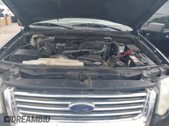 2007 Ford Explorer XLT with VIN 1FMEU63E17UB00742, listed as a IAAI auction lot 41436862 with 316,713 mi miles. Bid and sale history available at carsss.com. Image 10.