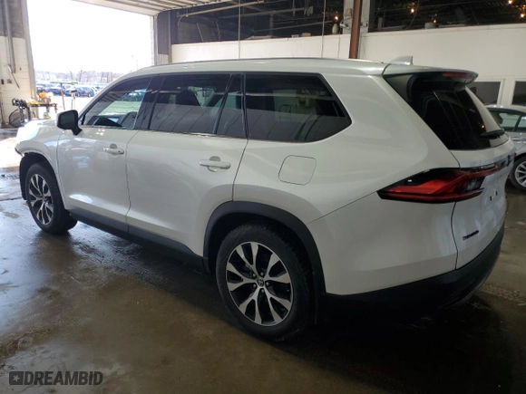 2024 Toyota Grand Highlander Hybrid XLE with VIN 5TDACAB54RS003083, listed as a Copart auction lot 47120815 with NaN miles and Salvage Title. Bid and sale history available at carsss.com. Image 2.