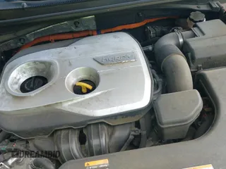 2016 Hyundai Sonata SE с VIN KMHE24L12GA028815, выставлен на аукционе IAAI как лот 43144650 с пробегом 99 957 миль миль и . История ставок и продаж доступна на DreamBid. Изображение 19.