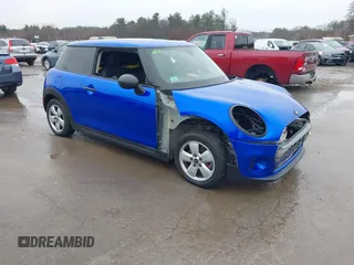 2016 MINI Hardtop with VIN WMWXP5C51GT739947, listed as a IAAI auction lot 41853015 with 99,383 mi miles and . Bid and sale history available at DreamBid. Image 1.
