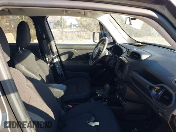 2020 Jeep Renegade Latitude with VIN ZACNJBBB8LPL33152, listed as a IAAI auction lot 41464373 with 92,925 mi miles and . Bid and sale history available at DreamBid. Image 5.