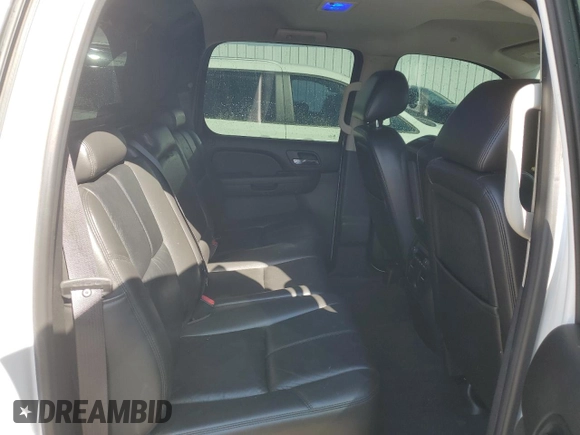 2011 Chevrolet Avalanche LT with VIN 3GNTKFE3XBG368334, listed as a Copart auction lot 46836805 with 127,269 mi miles and Salvage title. Bid and sale history available at DreamBid. Image 10.