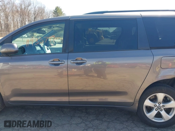 2018 Toyota Sienna LE Auto Access Seat with VIN 5TDKZ3DC1JS946224, listed as a IAAI auction lot 41935799 with 109,757 mi miles and . Bid and sale history available at DreamBid. Image 15.