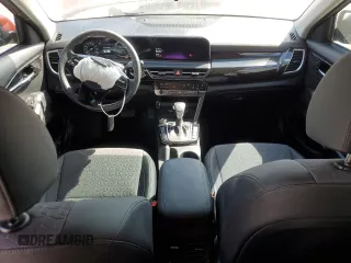 2024 Kia Seltos S z VIN KNDEU2AAXR7536925, wystawiony jako Copart lot #54615355 z przebiegiem 7 558 mil mil oraz Szkoda całkowita • Salvage title. Historia ofert i sprzedaży dostępna na DreamBid. Obrazek 8.
