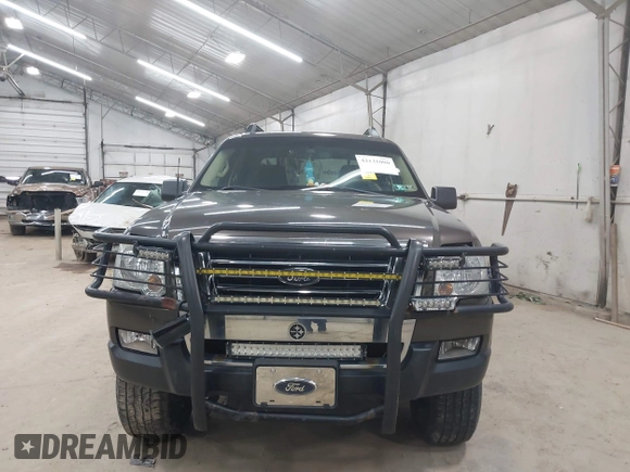 2008 Ford Explorer Sport Trac XLT z VIN 1FMEU51E48UB07991, wystawiony jako IAAI lot #42131000 z przebiegiem Nie podano mil oraz . Historia ofert i sprzedaży dostępna na DreamBid. Obrazek 6.