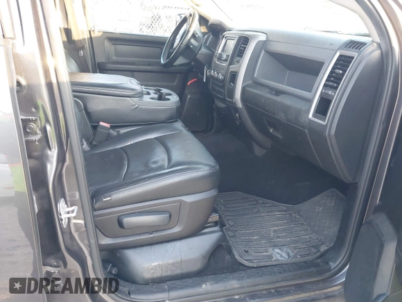 2015 Ram 1500 Express z VIN 1C6RR6KT8FS542426, wystawiony jako IAAI lot #42023923 z przebiegiem 135 580 mil mil oraz . Historia ofert i sprzedaży dostępna na DreamBid. Obrazek 5.