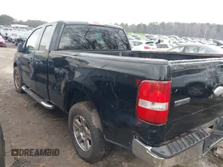 2006 Ford F-150 XL with VIN 1FTPX12V86NB81286, listed as a IAAI auction lot 41401439 with 282,561 mi miles. Bid and sale history available at carsss.com. Image 3.
