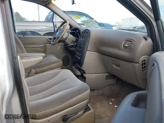 2001 Chrysler Voyager with VIN 1C4GJ25B51B278139, listed as a IAAI auction lot 41747571 with 84,688 mi miles. Bid and sale history available at carsss.com. Image 5.