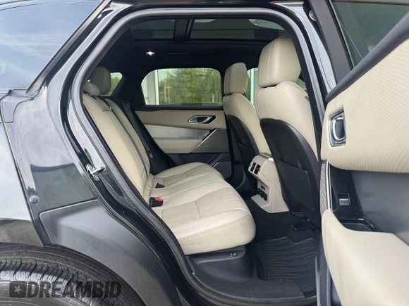 2018 Land Rover Range Rover Velar R-Dynamic SE z VIN SALYL2RX7JA715416, wystawiony jako Copart lot #62775895 z przebiegiem 123 921 mil mil oraz Czysty tytuł • Clean title. Historia ofert i sprzedaży dostępna na DreamBid. Obrazek 6.