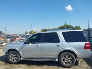 2013 Ford Expedition Limited z VIN 1FMJU1K55DEF45140, wystawiony jako IAAI lot #40653896 z przebiegiem 178 027 mil mil oraz . Historia ofert i sprzedaży dostępna na DreamBid. Obrazek 14.