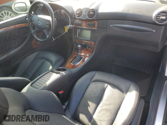 2008 Mercedes-Benz CLK 350 z VIN WDBTJ56H18F256031, wystawiony jako Copart lot #47498755 z przebiegiem 189 870 mil mil oraz Czysty tytuł • Clean title. Historia ofert i sprzedaży dostępna na DreamBid. Obrazek 8.