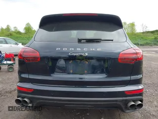 2017 Porsche Cayenne S z VIN WP1AB2A24HLA53402, wystawiony jako IAAI lot #42241178 z przebiegiem 140 801 mil mil oraz . Historia ofert i sprzedaży dostępna na DreamBid. Obrazek 17.