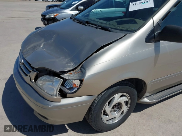 2001 Toyota Sienna LE with VIN 4T3ZF13C21U319690, listed as a IAAI auction lot 41729102 with 178,181 mi miles. Bid and sale history available at carsss.com. Image 6.