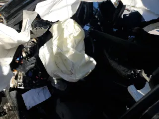 2019 Toyota C-HR XLE z VIN NMTKHMBX4KR078685, wystawiony jako Copart lot #49944845 z przebiegiem Nie podano mil oraz Nie do naprawy • Non repairable. Historia ofert i sprzedaży dostępna na DreamBid. Obrazek 8.