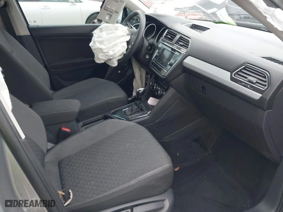 2021 Volkswagen Tiguan S with VIN 3VV1B7AX6MM053907, listed as a IAAI auction lot 41273925 with 109,761 mi miles. Bid and sale history available at carsss.com. Image 5.