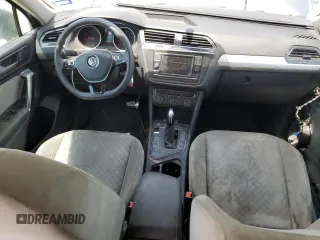 2018 Volkswagen Tiguan S z VIN 3VV1B7AX9JM068669, wystawiony jako Copart lot #56676365 z przebiegiem 178 679 mil mil oraz Szkoda całkowita • Salvage title. Historia ofert i sprzedaży dostępna na DreamBid. Obrazek 8.