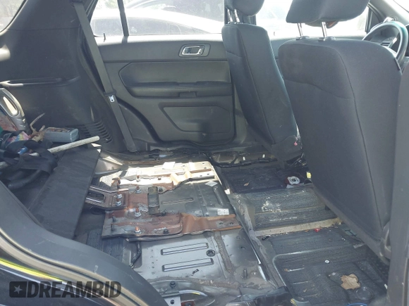 2013 Ford Police Interceptor Utility z VIN 1FM5K8AR7DGC25908, wystawiony jako IAAI lot #42003694 z przebiegiem 137 422 mil mil oraz . Historia ofert i sprzedaży dostępna na DreamBid. Obrazek 8.