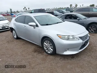 2013 Lexus ES 300h z VIN JTHBW1GG2D2009503, wystawiony jako IAAI lot #42429692 z przebiegiem 265 312 mil mil oraz . Historia ofert i sprzedaży dostępna na DreamBid. Obrazek 1.