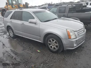 2006 Cadillac SRX with VIN 1GYEE637960184635, listed as a IAAI auction lot 41724397 with 284,895 mi miles. Bid and sale history available at carsss.com. Image 1.