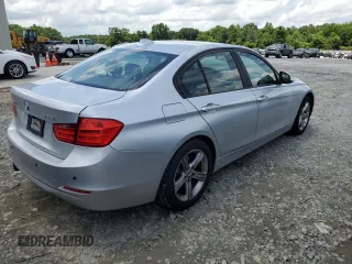 2013 BMW 3 Series 328i xDrive z VIN WBA3B3G5XDNR79509, wystawiony jako Copart lot #60312815 z przebiegiem 117 331 mil mil oraz Szkoda całkowita • Salvage title. Historia ofert i sprzedaży dostępna na DreamBid. Obrazek 3.