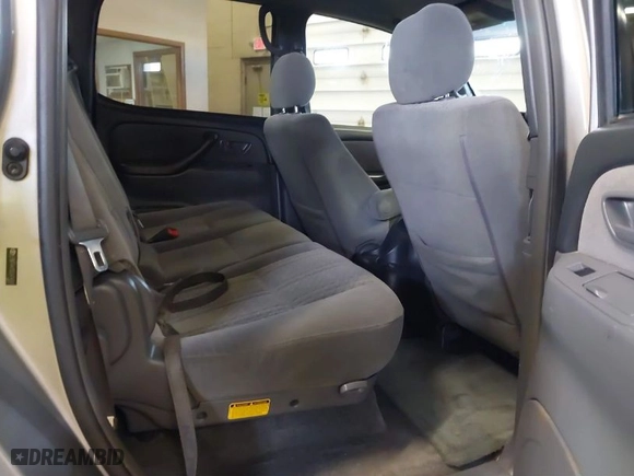 2005 Toyota Tundra SR5 with VIN 5TBDT44105S474501, listed as a IAAI auction lot 41613031 with 188,611 mi miles. Bid and sale history available at carsss.com. Image 8.