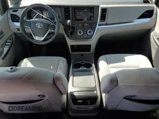 2018 Toyota Sienna LE Auto Access Seat with VIN 5TDKZ3DCXJS916445, listed as a Copart auction lot 62831275 with 104,859 mi miles and Salvage title. Bid and sale history available at DreamBid. Image 8.