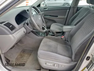 2006 Toyota Camry STD z VIN 4T1BE32K76U689932, wystawiony jako Copart lot #59475865 z przebiegiem 328 346 mil mil oraz Szkoda całkowita • Salvage title. Historia ofert i sprzedaży dostępna na DreamBid. Obrazek 7.