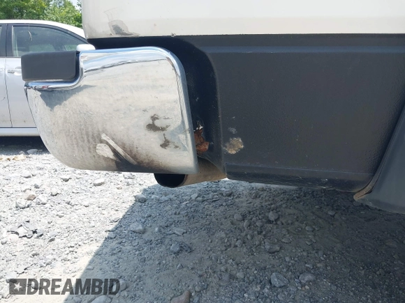 2009 Ford F-150 XL with VIN 1FTPX14V09FA18532, listed as a IAAI auction lot 42626521 with 182,113 mi miles and . Bid and sale history available at DreamBid. Image 18.