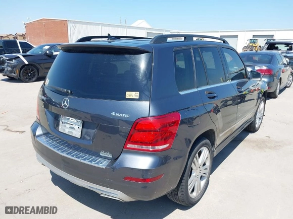 2015 Mercedes-Benz GLK-Class GLK 350 with VIN WDCGG8JB9FG364050, listed as a IAAI auction lot 41979590 with 85,567 mi miles. Bid and sale history available at carsss.com. Image 4.
