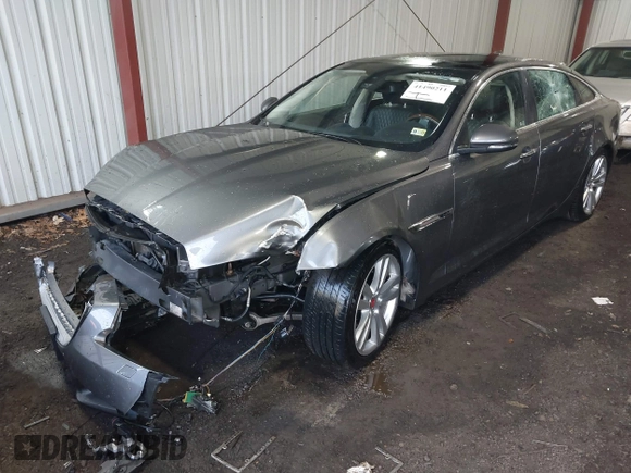 2016 Jaguar XJ Portfolio with VIN SAJWJ2GD7G8W02919, listed as a IAAI auction lot 41490211 with 170,768 mi miles and . Bid and sale history available at DreamBid. Image 16.