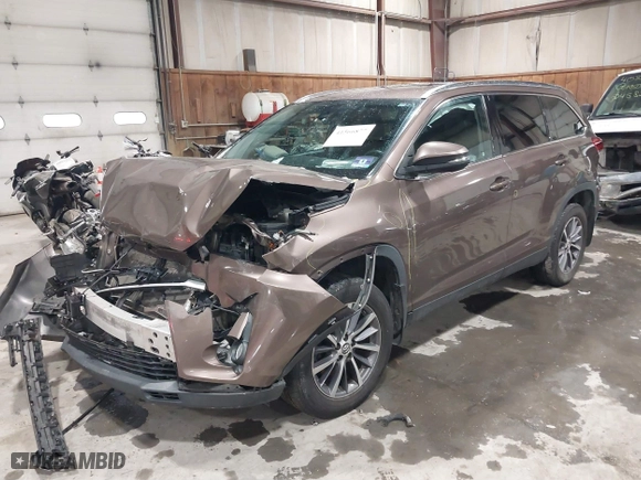 2019 Toyota Highlander SE with VIN 5TDJZRFH5KS973127, listed as a IAAI auction lot 41566877 with 63,557 mi miles. Bid and sale history available at carsss.com. Image 17.