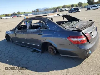 2010 Mercedes-Benz E 550 Luxury z VIN WDDHF7CB8AA099725, wystawiony jako Copart lot #46699915 z przebiegiem Nie podano mil oraz Nie do naprawy • Non repairable. Historia ofert i sprzedaży dostępna na DreamBid. Obrazek 2.