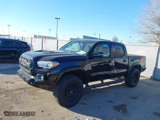 2017 Toyota Tacoma SR5 with VIN 3TMAZ5CN0HM039064, listed as a IAAI auction lot 41295063 with 64,010 mi miles. Bid and sale history available at carsss.com. Image 17.