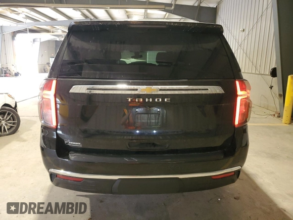 2022 Chevrolet Tahoe LS z VIN 1GNSKMKD8NR330151, wystawiony jako Copart lot #57070205 z przebiegiem 61 531 mil mil oraz Szkoda całkowita • Salvage title. Historia ofert i sprzedaży dostępna na DreamBid. Obrazek 6.