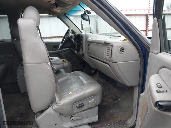 2002 Chevrolet Silverado 1500 LS with VIN 2GCEK19T821387360, listed as a IAAI auction lot 41489346 with 179,901 mi miles. Bid and sale history available at carsss.com. Image 5.