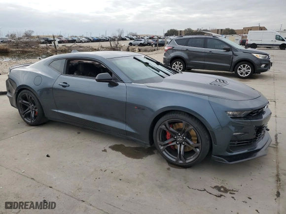 2021 Chevrolet Camaro 2SS with VIN 1G1FH1R79M0134531, listed as a Copart auction lot 42043485 with 17,945 mi miles and Clean Title. Bid and sale history available at carsss.com. Image 4.