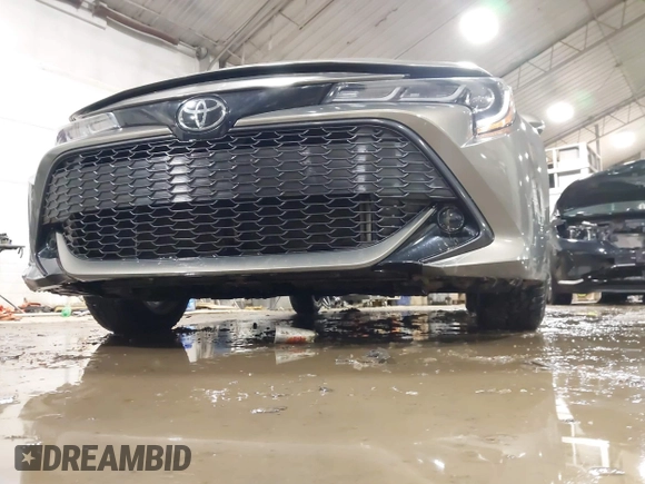 2020 Toyota Corolla SE with VIN JTND4RBE9L3095272, listed as a IAAI auction lot 41593236 with 58,304 mi miles and . Bid and sale history available at DreamBid. Image 6.